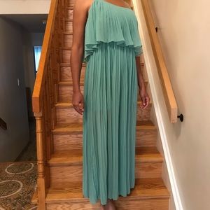 🛍 Forever 21 Pleated long sleeveless dress
